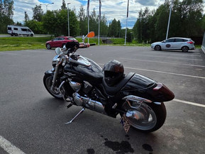 Suzuki Intruder