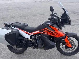 KTM 790