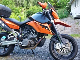KTM 990