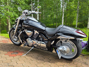Suzuki Intruder