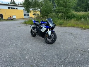 Yamaha YZF-R1