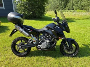 KTM 990