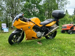 BMW F