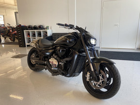 Suzuki Intruder