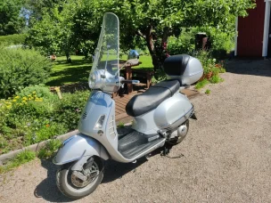Vespa Granturismo