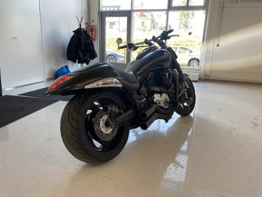 Suzuki Intruder