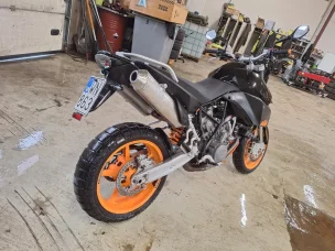 KTM 990