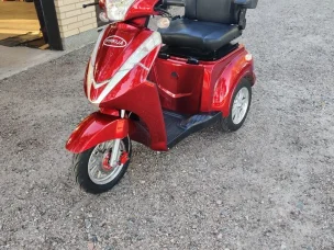 Pyrkijä E400