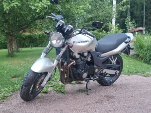 Kawasaki ZR-7