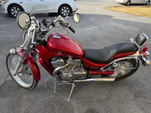 Suzuki Intruder
