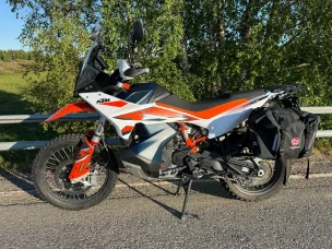 KTM 890