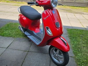Vespa LX