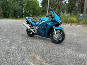 Suzuki RF