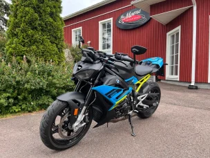 BMW S