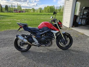 Suzuki GSR