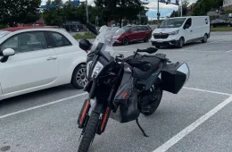 KTM 890
