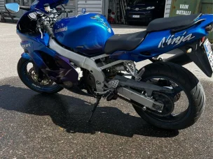 Kawasaki ZX-9R