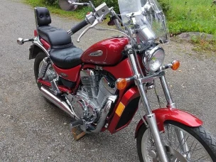 Suzuki VS