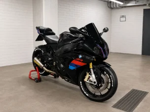 BMW S