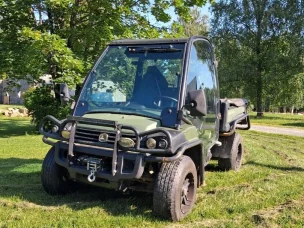 John Deere Gator