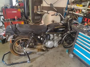 Suzuki GS