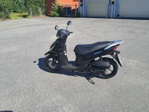 Suzuki UK110