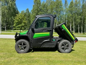 John Deere Gator