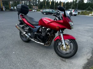 Kawasaki ZR-7S