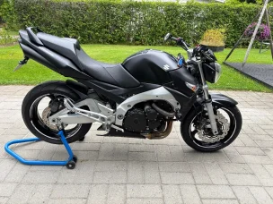 Suzuki GSR