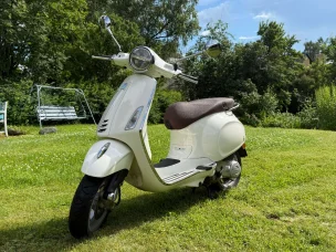 Vespa LX