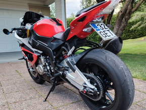 BMW S
