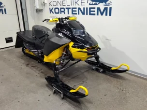 Ski-Doo RS