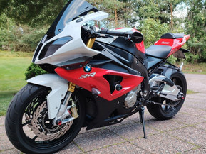BMW S