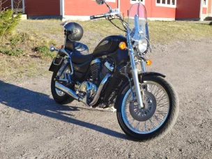 Suzuki VS
