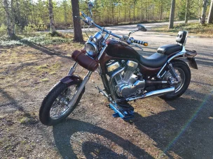 Suzuki VS