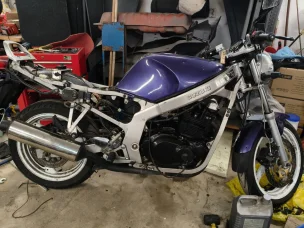 Suzuki GS