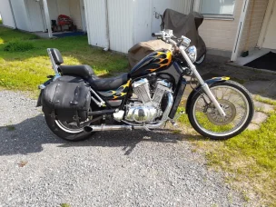 Suzuki VS