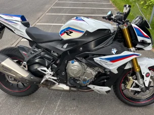 BMW S