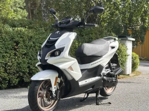 Peugeot Speedfight 4