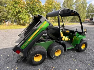 John Deere Gator
