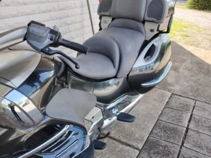 BMW LT