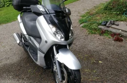 Yamaha X-MaX