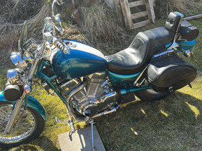 Suzuki VS