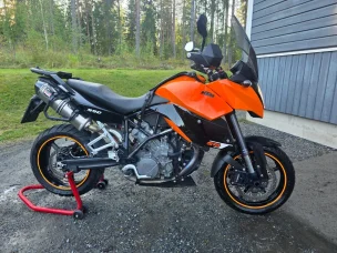 KTM 990
