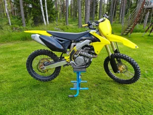 Suzuki RM-Z