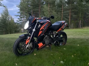 KTM 990