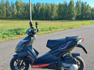 Aprilia SR