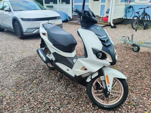 Peugeot Speedfight 4