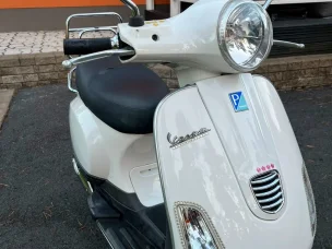 Vespa LX