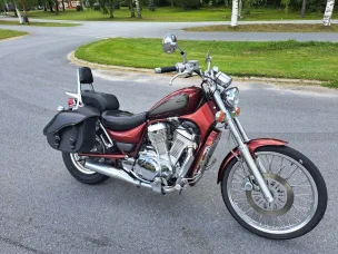 Suzuki Intruder